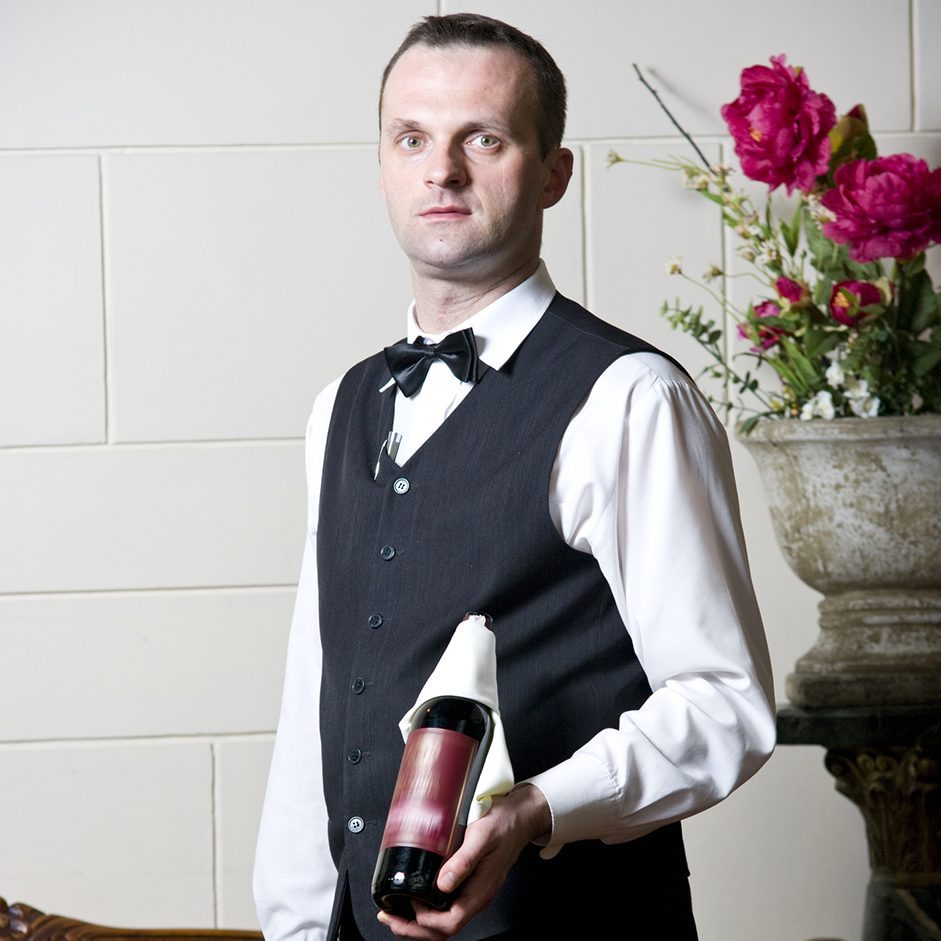 Restaurant Hotel Waiter Services In London